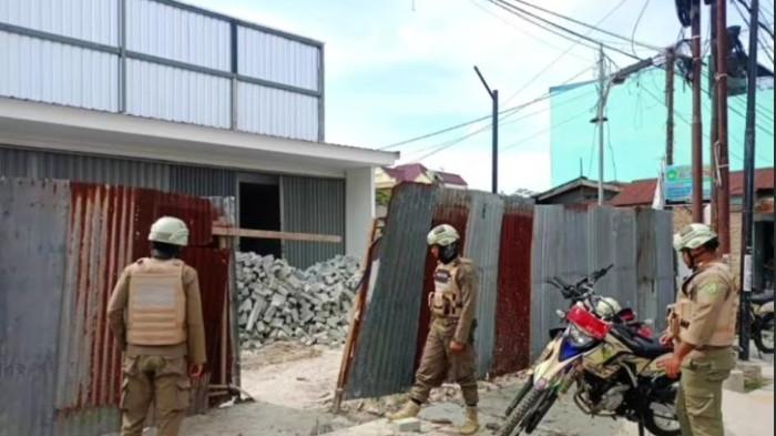 Satpol PP Bongkar Bangunan Ilegal di Jalan Bono, Tindak Tegas Pekerja Nakal di Medan
