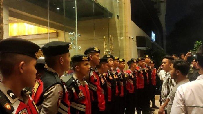 Rekapitulasi KPU Medan Diwarnai Keributan, Timses Sebut Ada Perpindahan Suara