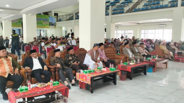 Seluruh undangan yang hadir