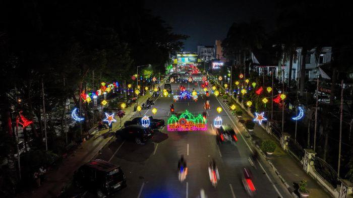 Semarak Ramadan 1447H, Sejumlah Titik di Siantar Dihias Ornamen Lampu Ketupat