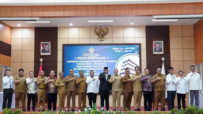 Serahkan Laporan Keuangan Pemerintah Daerah (LKPD) 2025