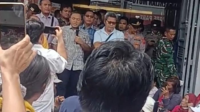 Seratusan umat dari Gereja Katolik Paroki Santo Fransiskus Asisi Aek Nabara