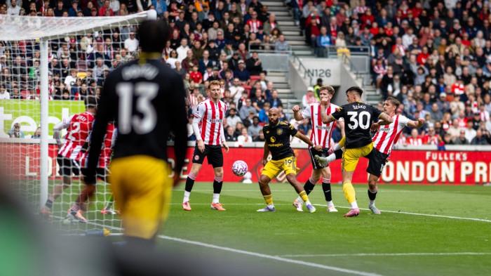 SESKO CETAK GOL - Momen Striker Manchester United, Benjamin Sesko cetak go ke gawang Brentford pada pekan ke-6 Liga Inggris 2025-2026. Gol Sesko tak membuat Man United menang dan harus akui keunggulan Brentford 3-1.