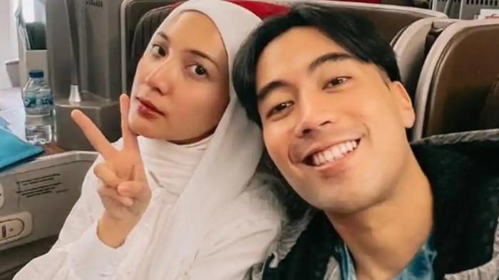 KEBERSAAM SHEILA-VIDI - Vidi Aldiano bersama istrinya Sheila Dara.