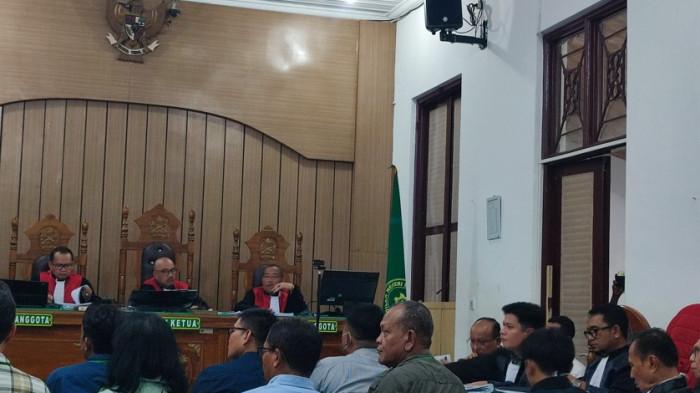 SIDANG KORUPSI DJKA - Delapan saksi termasuk mantan Menteri Perhubungan Budi Karya Sumadi,dihadirkan sebagai saksi dalam sidang lanjutan korupsi Direktorat Jenderal Perkeretaapian (DJKA) wilayah Medan.  Sidang berlangsung di Pengadilan Negeri Medan, Rabu (1/4/2026).