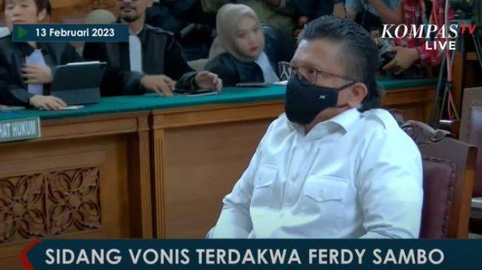 MASUK ke Ruang Sidang, Ferdy Sambo Sempat Diacungi Jempol Oleh Pengunjung