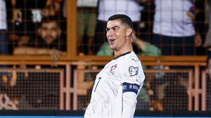 SELEBRASI RONALDO - Kapten Timnas Portugal, Cristiano Ronaldo selebrasi usai cetak gol ke gawang Armenia di Kualifikasi Piala Dunia 2026. Ronaldo cetak gol dalam laga tersebut, sehingga lewat gol Lionel Messi.