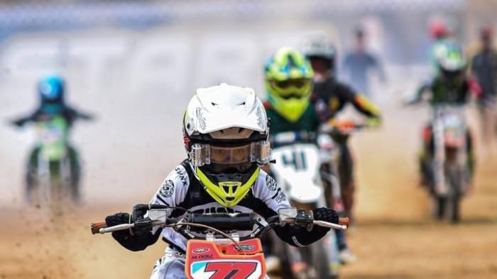 Sosok Ibra Buktikan Bisa Berprestasi di Motocross Meski Masih duduk smp