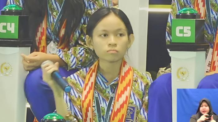 TAWARAN KE CHINA- Josepha Alexandra, siswi SMAN 1 Pontianak yang mendapat perlakuan tidak adil dalam acara cerdas cermat di Kalimantan Barat kini mendapat tawaran belajar ke China.