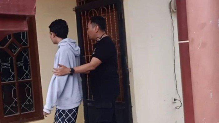 PEMUDA Berusia 20 Tahun Ini Tega Sewa Teman Membunuh Ayahnya dan Minta Jarah Harta di Dalam Rumah