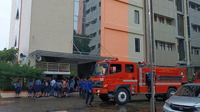 Parah, Mobil Damkar yang Terparkirkan Usai Kecelakaan Dipreteli Maling, Sejumlah Onderdil Hilang