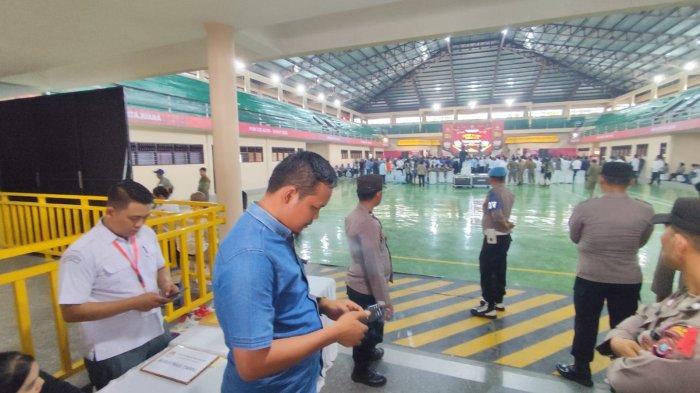 Hendak Meliput Pencabutan Nomor Urut Bupati dan Wakil Bupati,Wartawan Malah Diadang Staf KPU Langkat