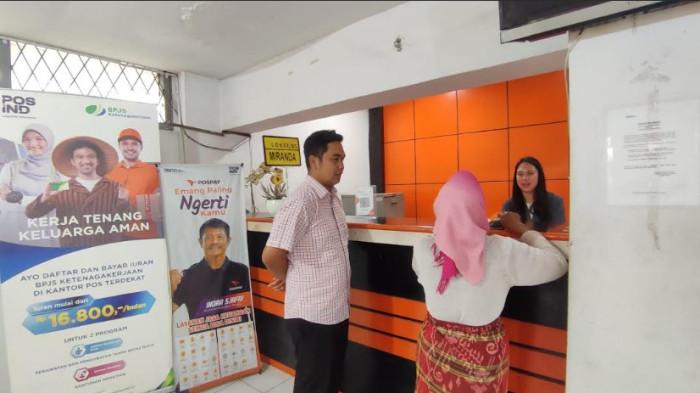 Cair Hari Ini BLT Kesra Rp 900 Ribu, Segera Cek di Kantor Pos dan Bank Himbara