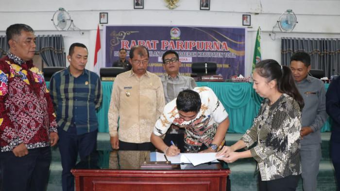 Sinergi Eksekutif dan Legislatif, 17 Ranperda Disepakati Masuk Program Pembentukan Perda Toba 2026