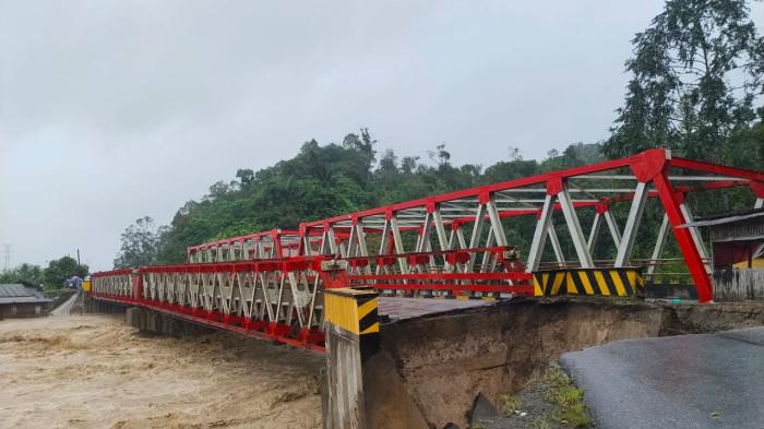 Akibat cuaca ekstrim sejak Minggu (24/11/2025) hingga hari ini, Selasa (26/11/2025), sejumlah lokasi alami banjir di Taput. 