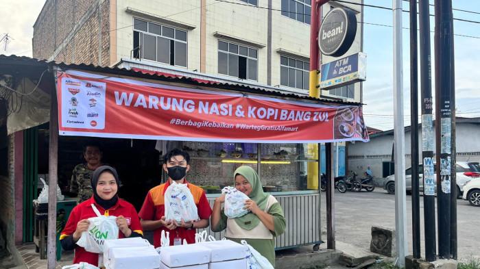 Tak Hanya Berbagi, Program Warteg Gratis