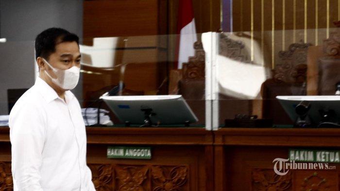 Diungkap Arif, Sambil Tatap Foto Keluarga, Ferdy Sambo Menangis Minta Agar CCTV Dimusnahkan