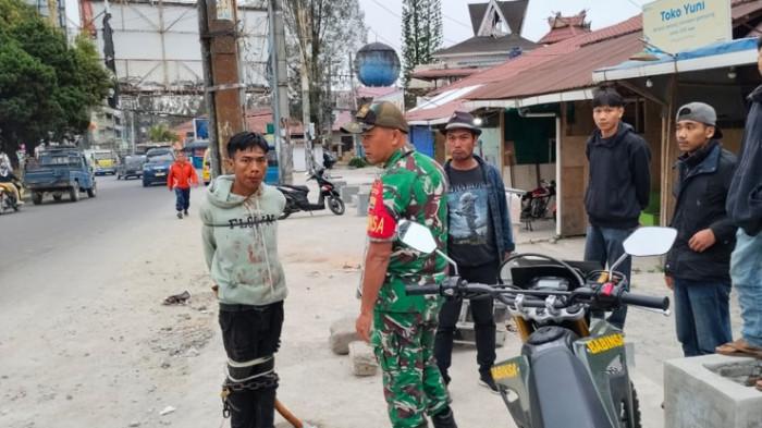 Koramil Berastagi Amankan Pria Terduga Maling Yang Diikat Warga di Tiang Listrik