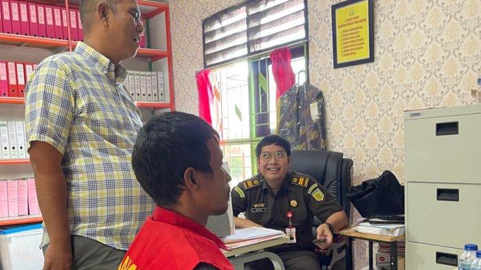 Diduga Korupsi Dana Desa, Kejari Toba Samosir Tahan Seorang Mantan Kades di Toba