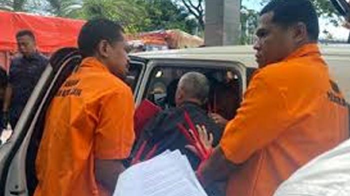 Tersangka dari prajurit Kopassus TNI AD dalam rekonstruksi