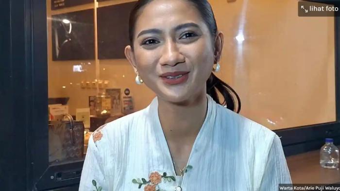 Artis FTV Tiara Permata membantah terlibat dalam prostitusi online. Namanya sempat mencuat dalam lingkaran prostitusi online.