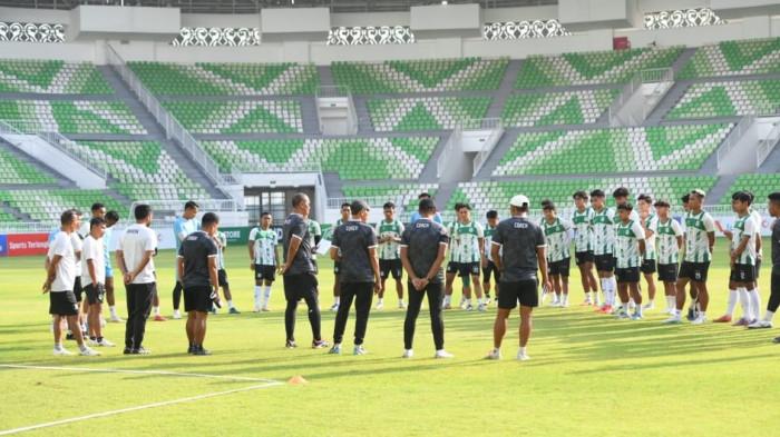 Tim PSMS Medan menggelar official training di Stadion Utama Sumatra Utara pada Sabtu (10/1/2026) pagi. PSMS Medan bersiap menjalani laga penting kontra Adhyaksa FC pada lanjutan putaran kedua kompetisi Pegadaian Championship musim 2025/2026.