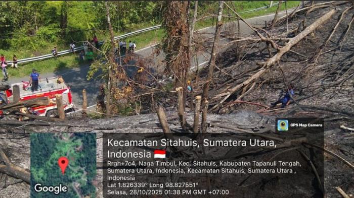 Damkar Padamkan Kebakaran di Sitahuis Tapteng, Lahan Timbul Lumbantobing 1 Hektare Hangus