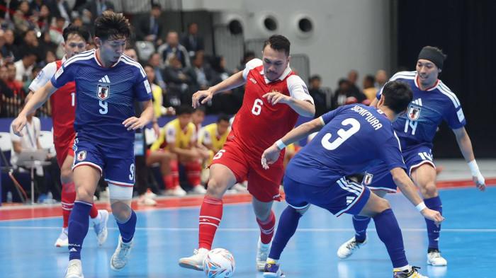 INDONESIA Vs JEPANG - Suasana pertandingan Timnas Futsal Indonesia vs Jepang dalam laga semifinal Piala Asia 2026 di Indonesia Arena, Senayan, Jakarta, Kamis (5/2/2026). Dalam.laga tersebut, skuad Garuda menang dramatis dengan skor 5-3 sekaligus melaju ke final bertemu Iran. Tribunnews/Herudin