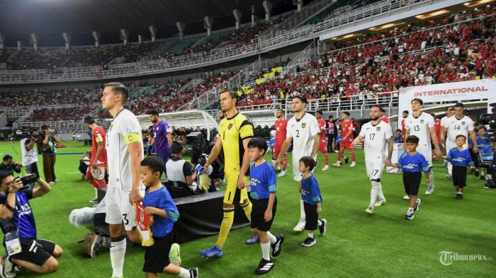 FIFA MATCH DAY - Pemain Timnas Indonesia saat melawan Lebanon pada pertandingan FIFA Matchday di Stadion Gelora Bung Tomo (GBT) Surabaya, Senin (8/9/2025). Ranking FIFA Timnas Indonesia terancam melorot satu tingkat.