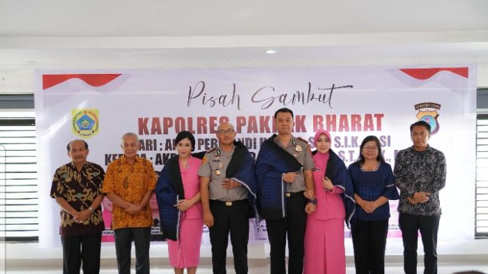 Ulosi Kapolres Pakpak Bharat yang Baru