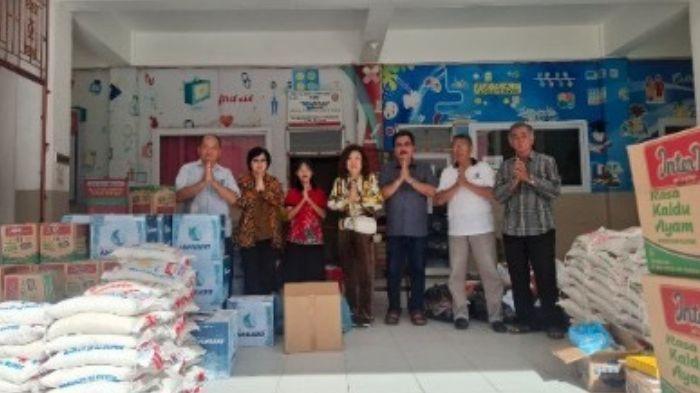 Universitas Mikroskil Salurkan Hasil Penggalangan Dana Masyarakat