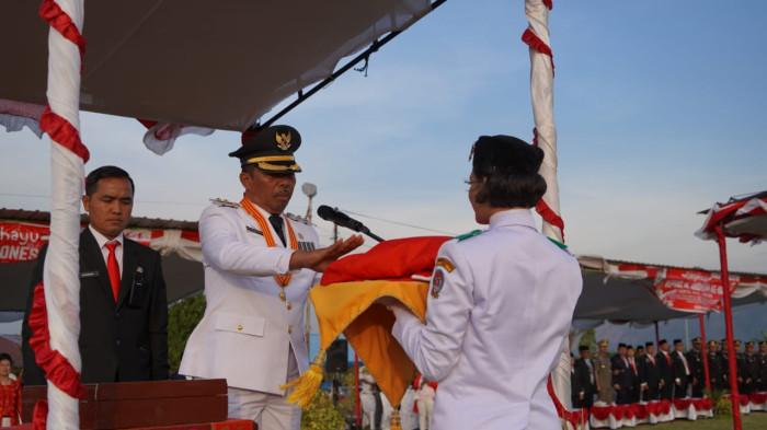 Upacara Penurunan Bendera Berlangsung Penuh Hikmat