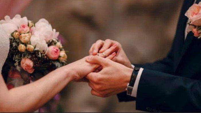 Wanita Batalkan Pernikahan setelah Temukan Pakaian Dalam Selingkuhan Calon Suami di Kamar