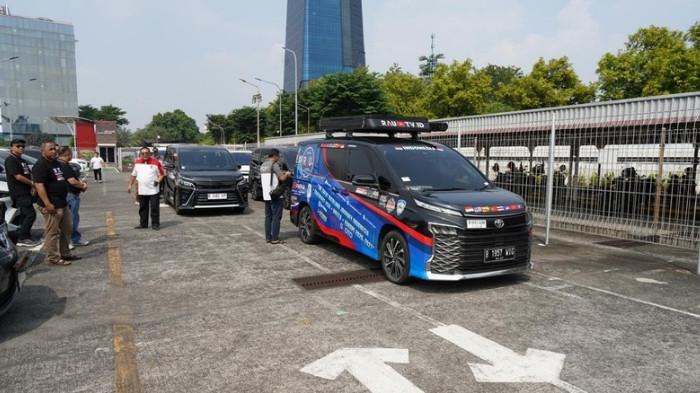 Voxy Club Indonesia Lepas Ekspedisi Darat