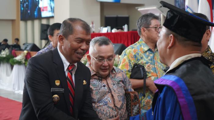 Wabup Toba Hadiri Sidang Orasi