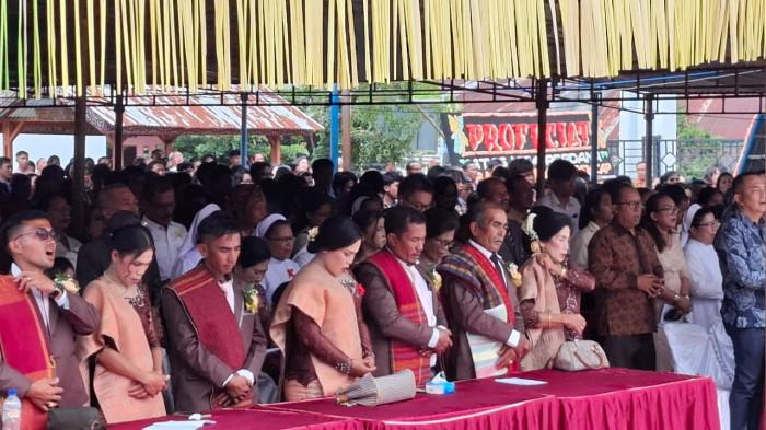 Wakil Bupati Toba Hadiri Misa Perdana