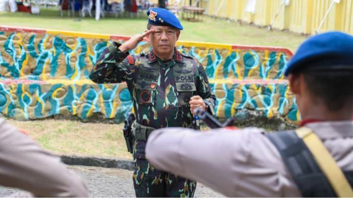 Waris Agono pimpin upacara