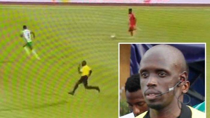 KOCAK, Aksi Wasit di Piala Afrika Ini Viral Gara-gara Cara Berlarinya Beda dari yang Lain
