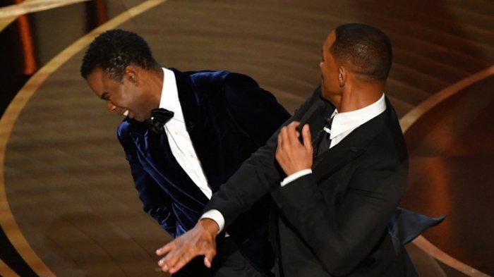 Will Smith Menolak Tinggalkan Acara Oscar Setelah Tampar Chris Rock di Panggung