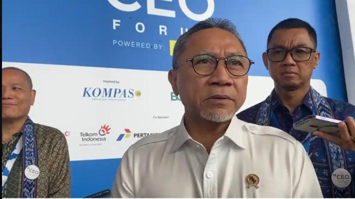 ZULKIFLI HASAN - Menteri Koordinator Bidang Pangan Zulkifli Hasan di acara 16th Kompas 100 CEO Forum di ICE BSD Tangerang, Rabu (26/11/2025). Zulkifli Hasan jadi perbincangan di media sosial dituding sebagai pihak yang bertanggung jawab atas bencana di Sumatera Utara, Aceh, dan Sumatera Barat.