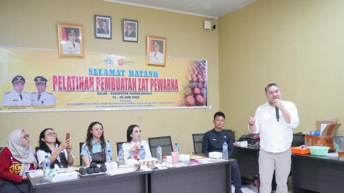 Zt pewarna dari bahan Gambir Pakpak