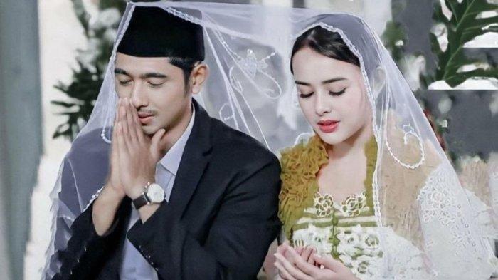 Momen akad nikah Arya Saloka dan Amanda Manopo sebagai Aldebaran dan Andin di Sinetron Ikatan Cinta. Para penggemar Sinetron Ikatan Cinta mendadak heboh usai foto akad nikah Arya Saloka dan Amanda Manopo beredar di media sosial.