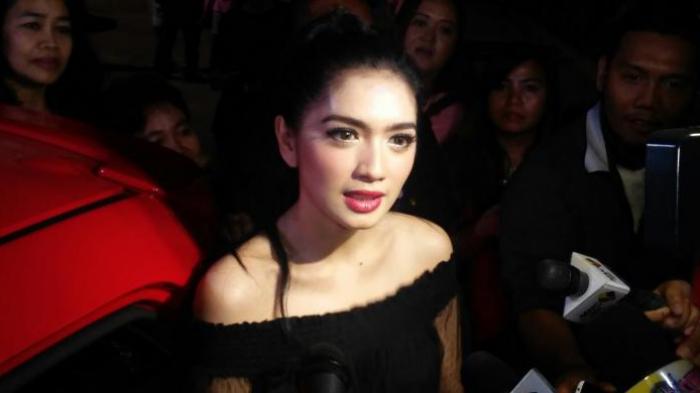 Kisah Artis Cantik Angel Karamoy Jadi Yatim saat Remaja, Menangis Ingat Sejak SMA Nafkahi Keluarga