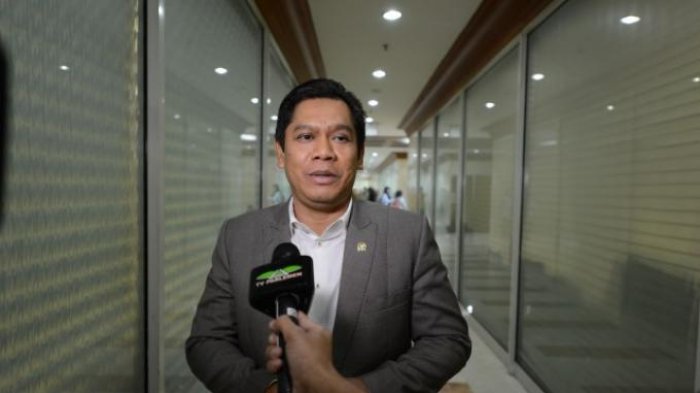 Anggota Komisi III DPR RI Adies Kadir dimintai pendapat tentang Potongan Anggaran Polri