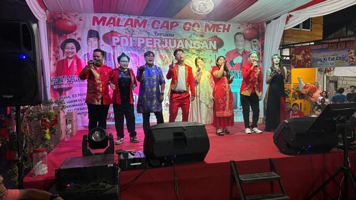antusias warga yang memadati panggung rakyat hingga akhir acara.