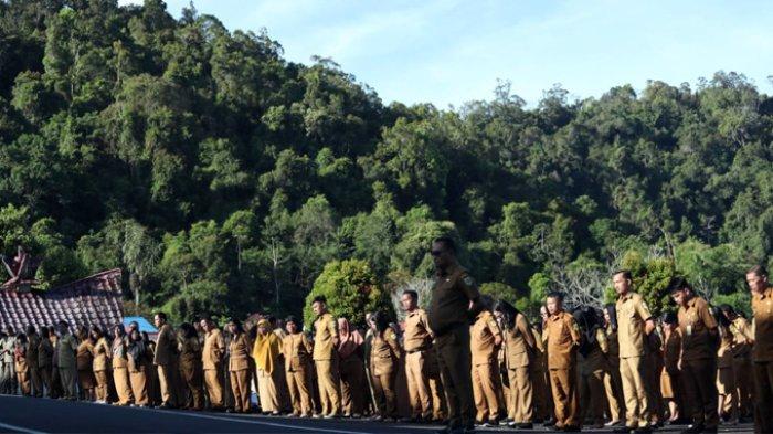 Sekda Kabupaten Pakpak Bharat Jalan Berutu Pimpin Apel Gabungan Awal Bulan Maret 2023, Ini Arahannya