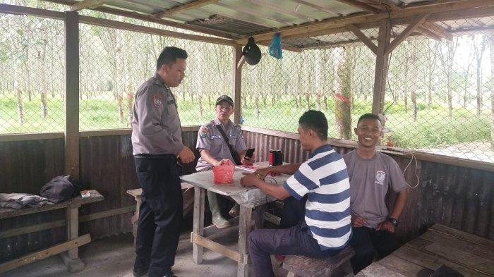 Bhabinkamtibmas Polsek Tebing Tinggi Sambang dan Cooling System di Desa Seiserimah