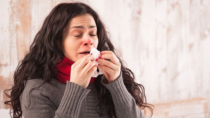 7 Cara Mudah Mengatasi Hidung Tersumbat, Mandi Air Hangat hingga Perbanyak Minum Air Putih