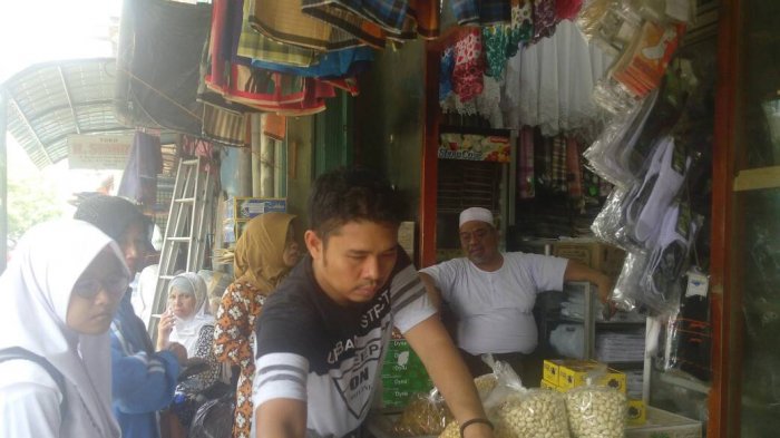 Rezeki Ramadan, Ahmad Achyar Jual 2 Ton Kurma Selama Bulan Suci