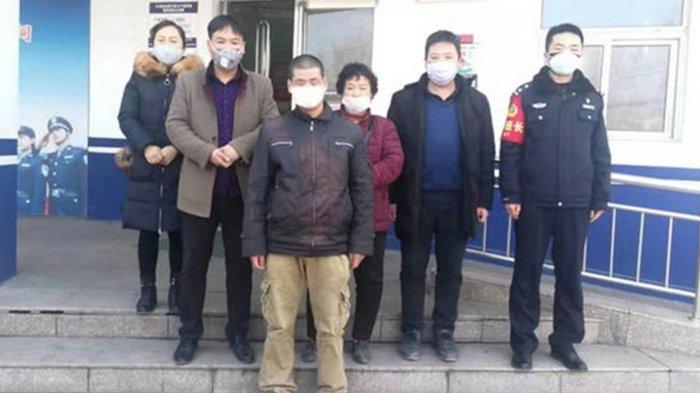 Berkat Virus Corona, Pria Cacat Akhirnya Bertemu Keluarga Setelah 8 Tahun Berpisah